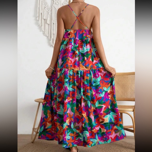Boho floral print crisscross back maxi dress - Picture 3 of 6
